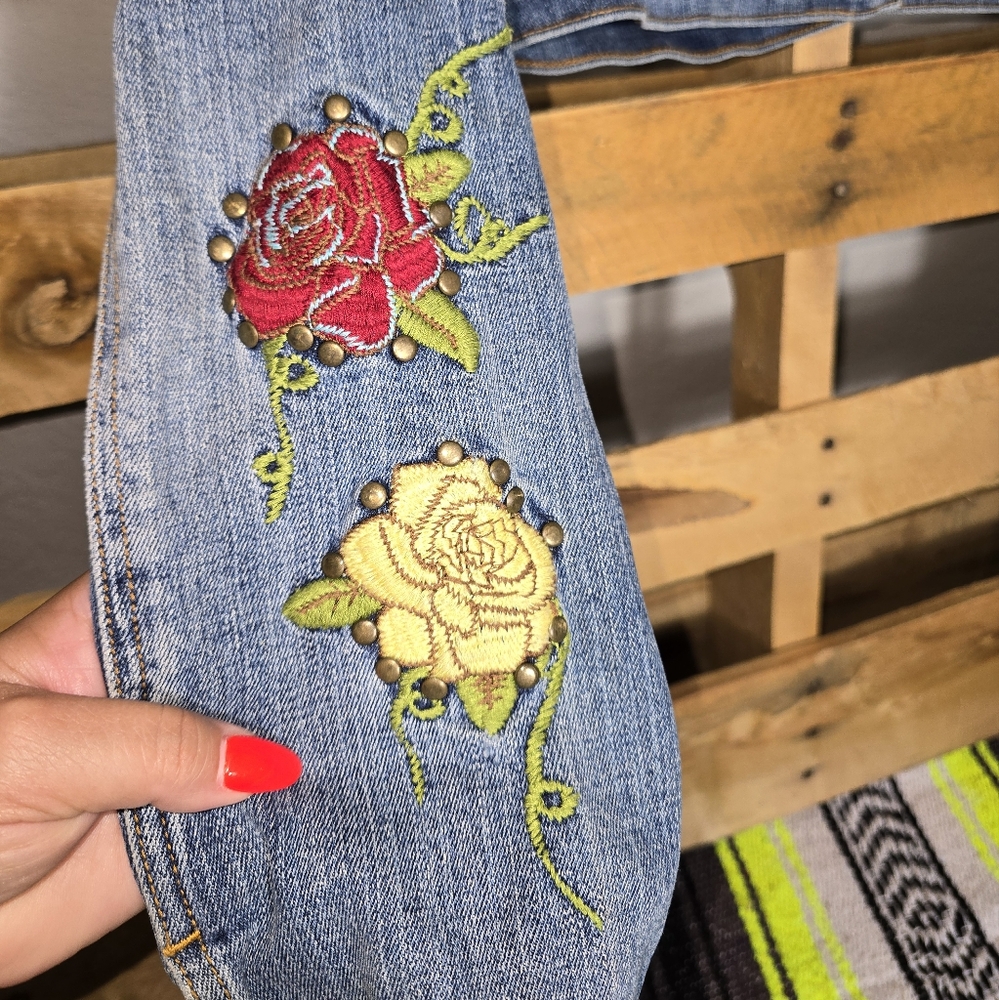 Flower Embroidered Cropped Denim Jacket Size:L - Picture 2 of 11